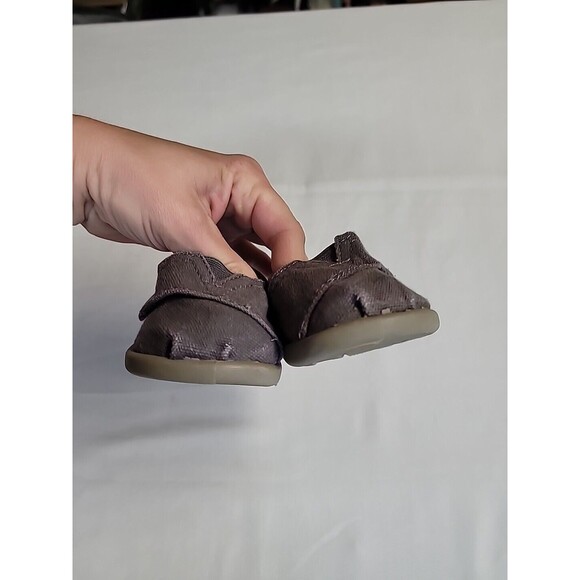 Toms Infant Toddler T4 Brown Canvas slip-on shoes Size 4 Adjustable Side‎ Strap - Picture 3 of 8